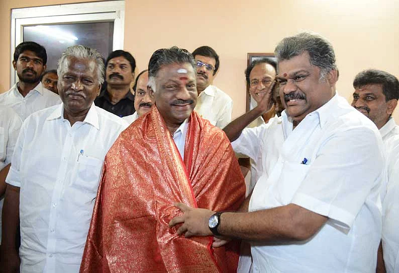 பன்னீருடன் வாசன்