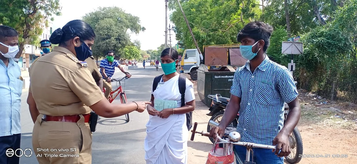இருவரையும் விசாரிக்கும் தேனி இன்ஸ்பெக்டர்