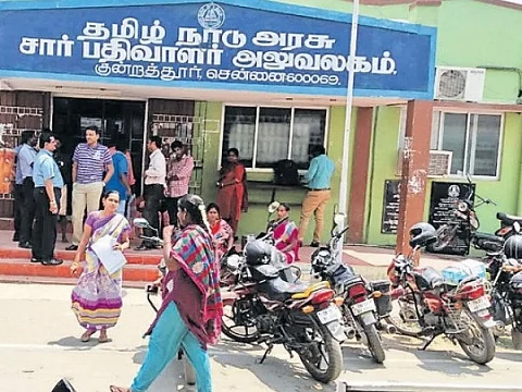 அனுமதி அட்டைகள்... பத்திரப் பதிவுத்துறையினரின் அச்சம்... தமிழகத்தில் ஊரடங்கு தளர்வு குளறுபடிகள்!