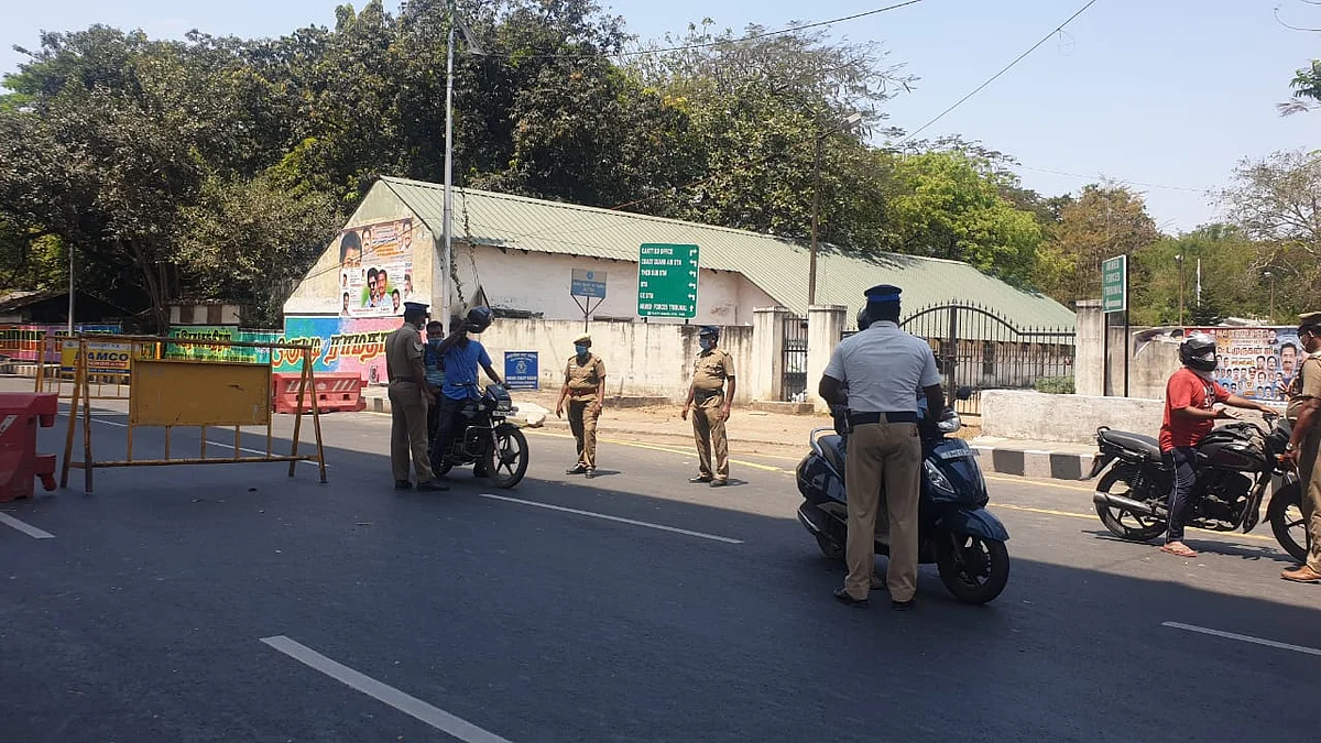 பாதுகாப்பு பணியில் போலீஸ்