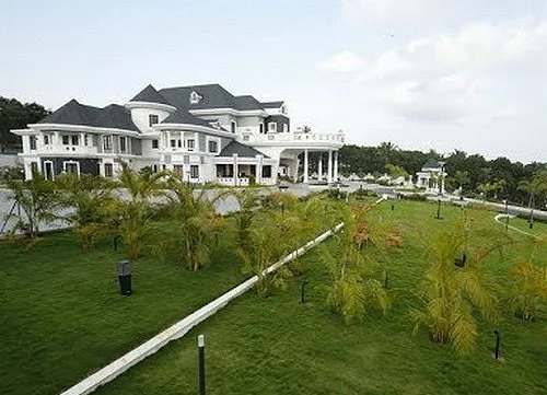 ஜாய் அரக்கல் வீடு