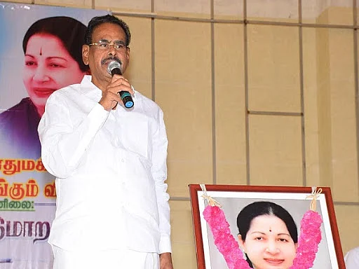 ``நடராசனை ஒதுக்கியே வைத்திருக்கிறேன்'' ஜெயலலிதா சொன்ன தினம் இன்று! #OnThisDay