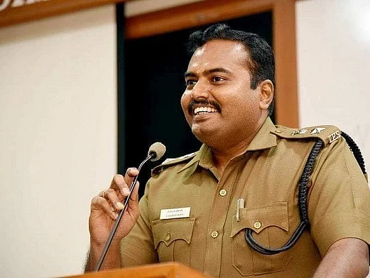 `மூன்று ரூல்ஸ்.. சாலையில் சுற்றினால் வாகனம் `தானம்'!' -நெல்லை போலீஸின் ஊரடங்கு அதிரடி