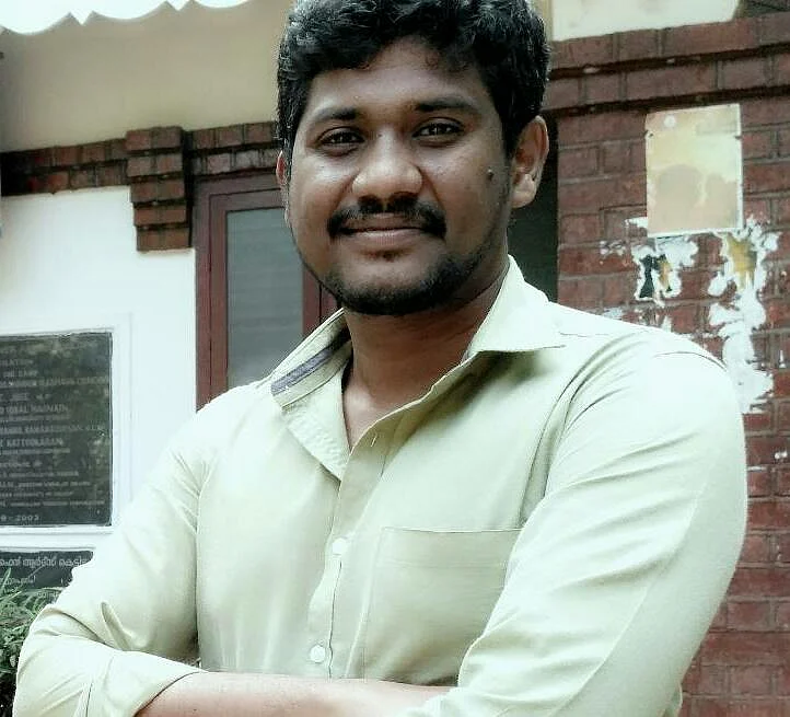 சண்முகம் ஆய்வியல் மாணவர்