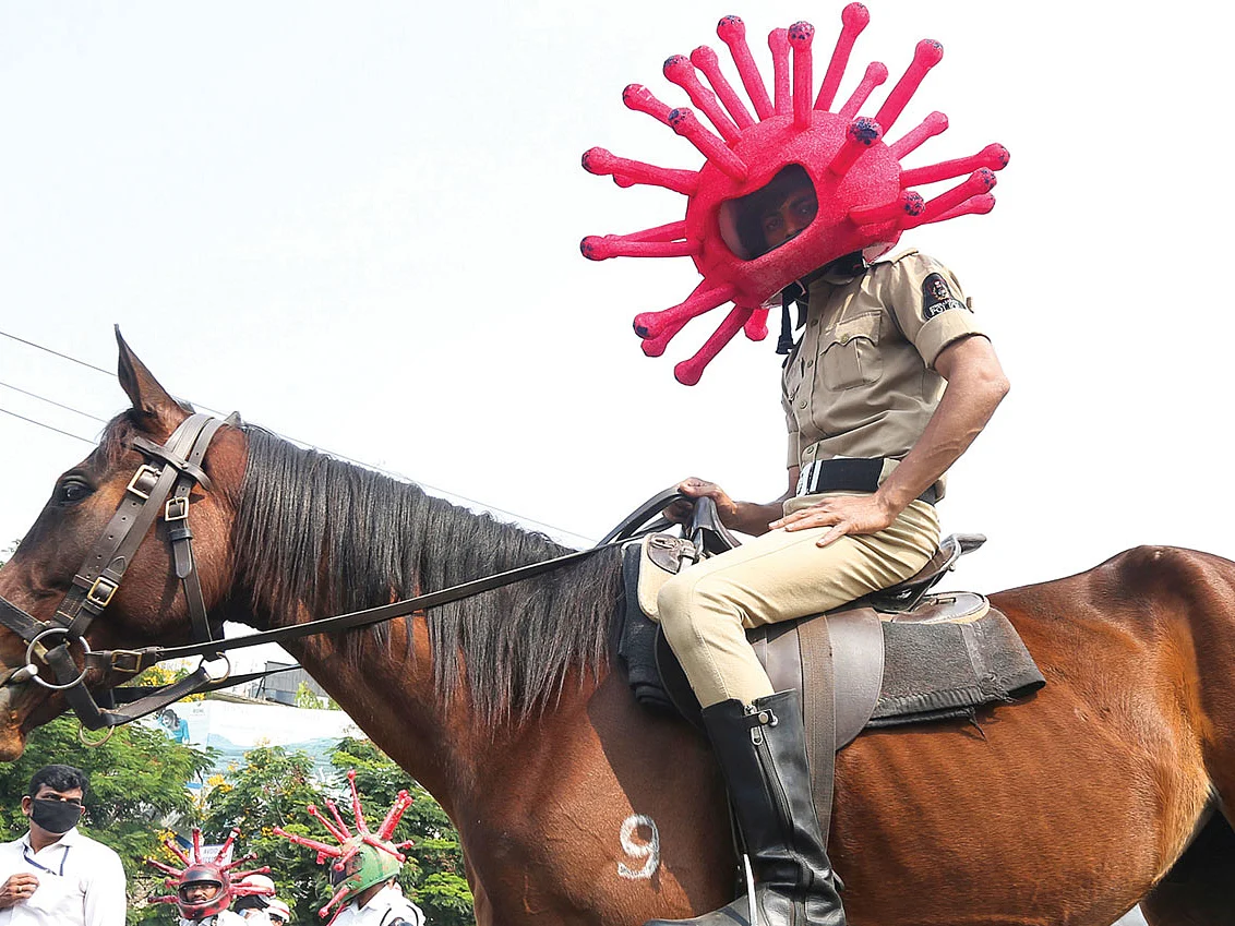 தலைக்கு மேலே கொரோனா!