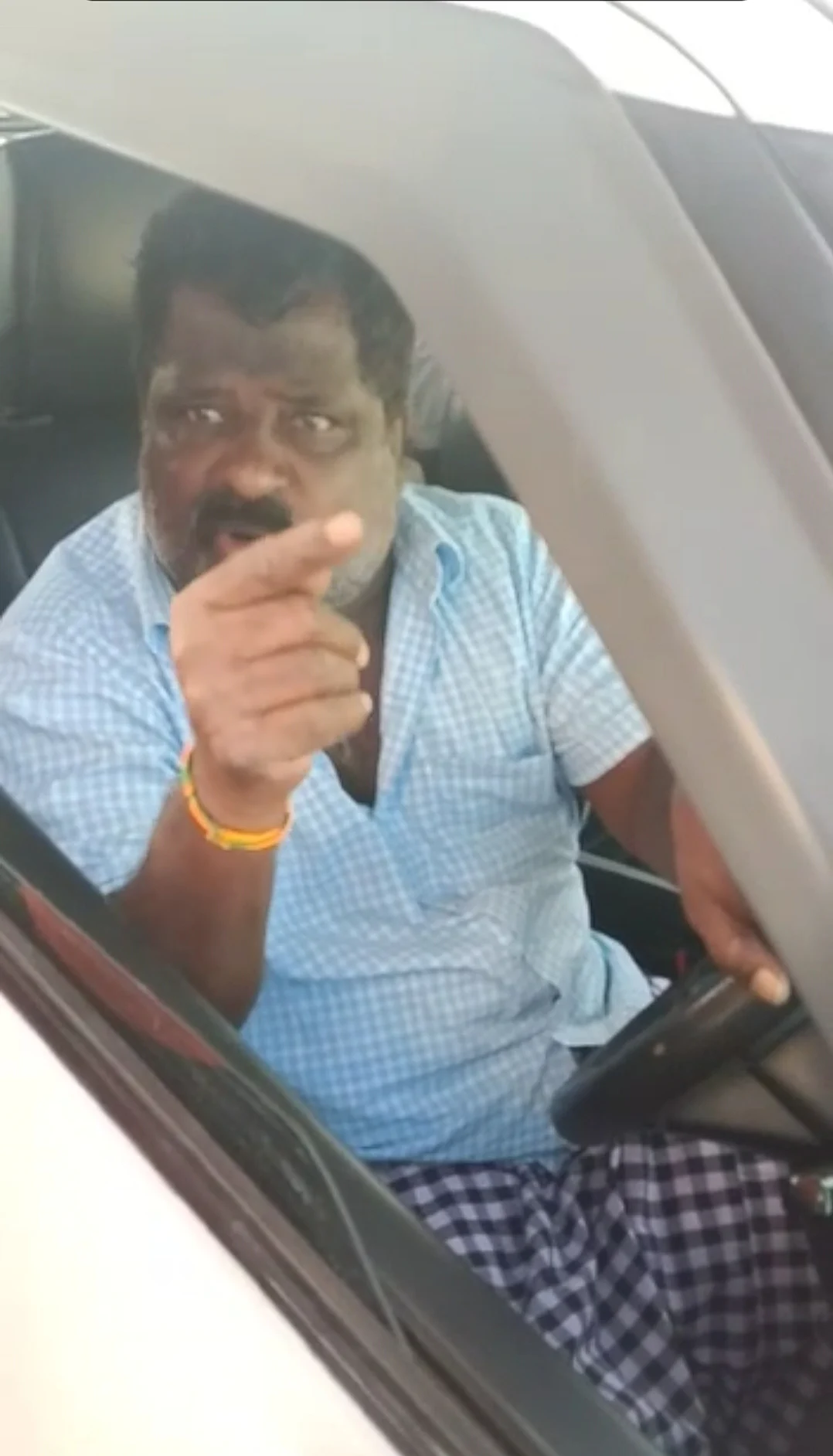 கள்ளக்குறிச்சி அ.தி.மு.க விவசாய அணிச் செயலாளர் கதிர் தண்டபாணி