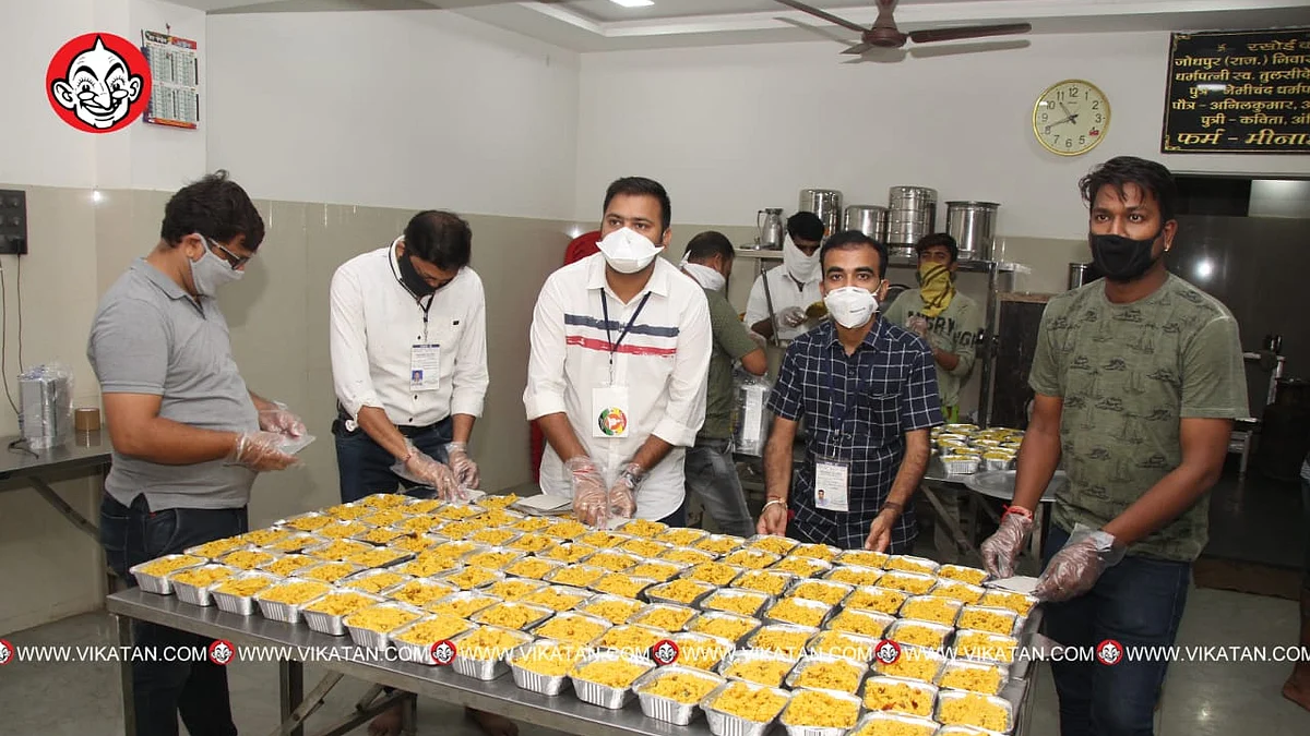 உணவுகள் தயார் செய்யும் பணி
