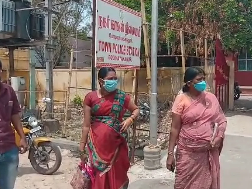 `நடுரோட்டில் இறக்கிவிடப்பட்ட நிறைமாத கர்ப்பிணி' -தேனி காவல்துறையின் நடவடிக்கையால் சர்ச்சை