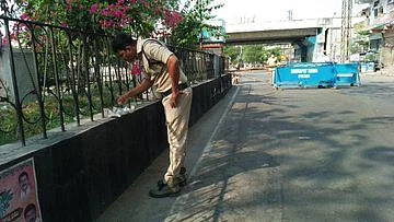 காவல்துறையினர்