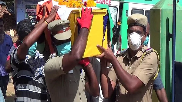 எல்லைப் பாதுகாப்புப்படை வீரரின் இறுதி ஊர்வலம்