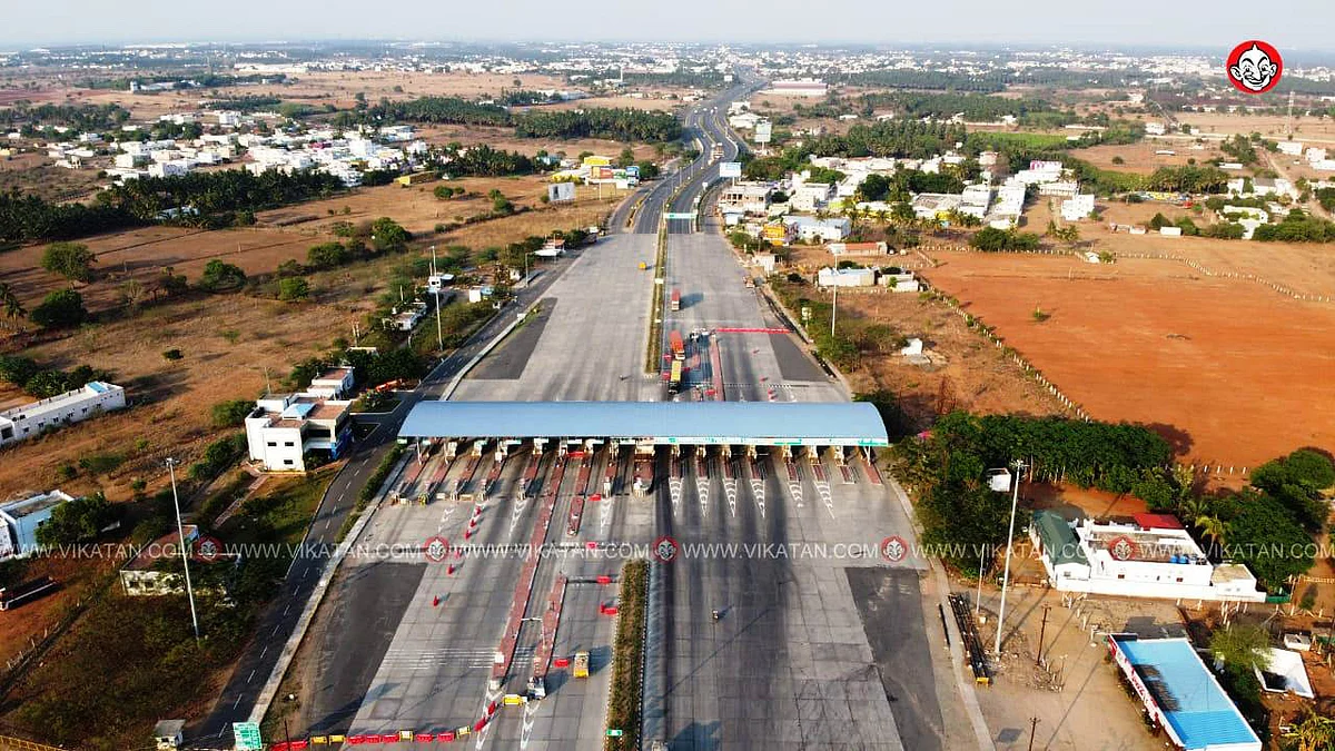 சேலம் கொச்சின் தேசிய நெடுஞ்சாலையில் இருக்கும் கணியூர் சுங்கச்சாவடி.
