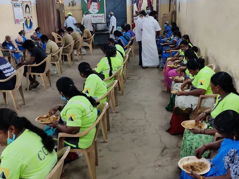 தூய்மை பணியாளர்களுக்கு பிரியாணி, சிக்கன் ஃப்ரை.. 13 நாள்களாக அசத்தும் கோவை கூட்டுறவு சங்க தலைவர்