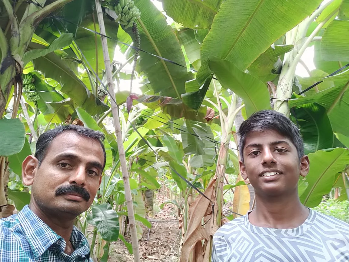 நந்தகுமார் மகனுடன்
