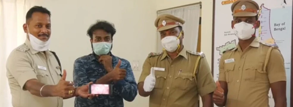 கொரோனா விழிப்புணர்வு பாடலை வெளியிடும் டி.எஸ்.பி