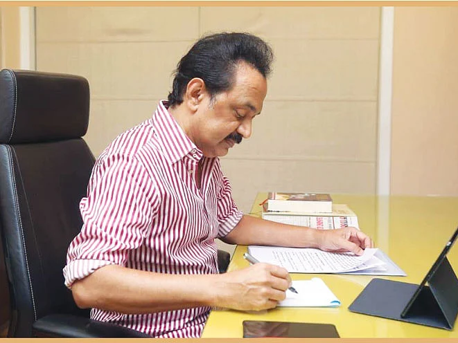 5 ஸ்டெப் தி.மு.க-வின் `ஒன்றிணைவோம் வா’... எடப்பாடியிலிருந்து வந்த 1305 அழைப்பு..!