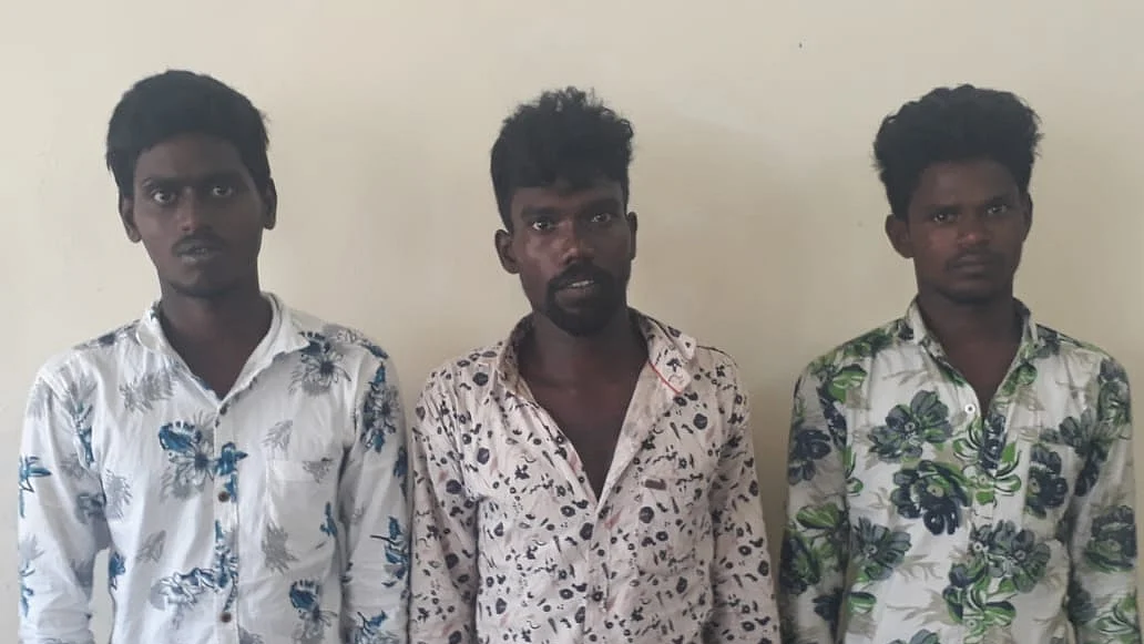 ஊரடங்கால் திருடிய 3 இளைஞர்கள்
