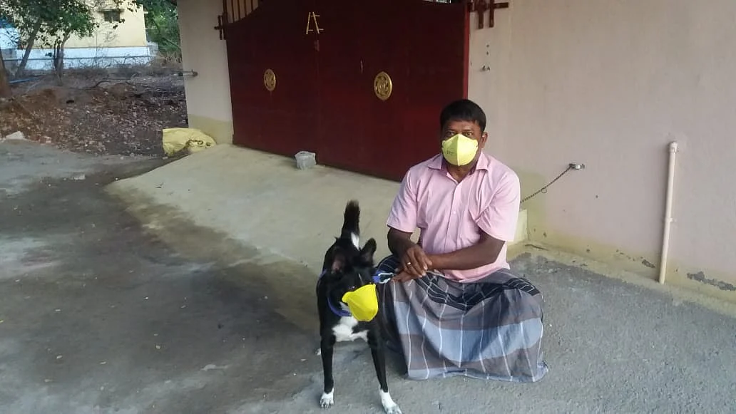 மாஸ்க் மாட்டப்பட்ட ராமுவோடு அசோகன்