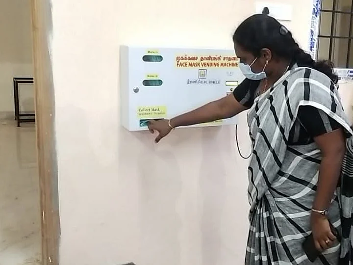 `5 ரூபாய் போட்டால் முகக்கவசம்!’ - ராணிப்பேட்டையில் விரிவுபடுத்தப்படும் தானியங்கி இயந்திர வசதி