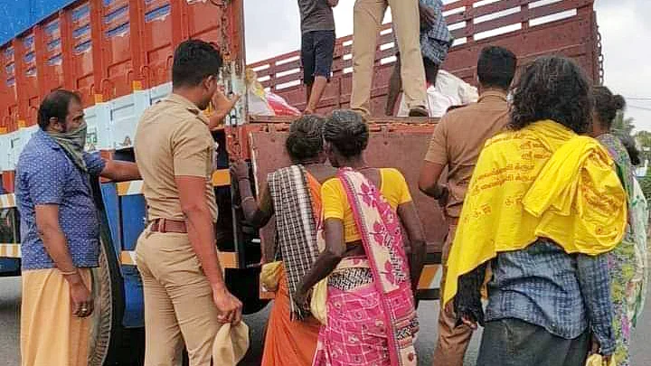 திருச்சி போலீஸாரின் மனித நேயம் கூலித் தொழிலாளிகள்