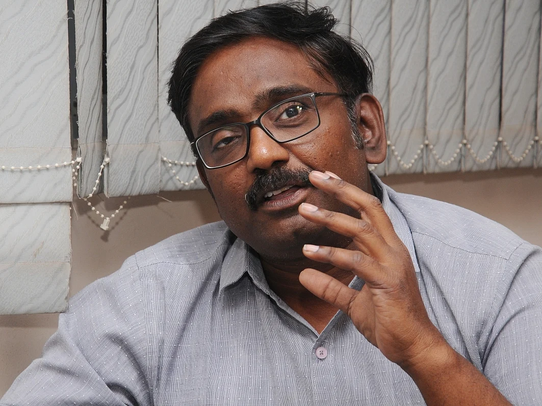 ``வீடே உலகம்ன்னு கவிதைகள்ல கலங்கடிச்சிட்டாங்க!" - வசந்தபாலனும் லாக் டவுன் போட்டிகளும்