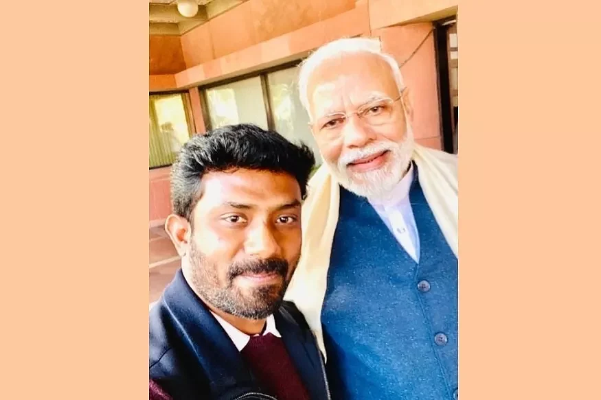 மோடியுடன் ரவீந்திரநாத் குமார்