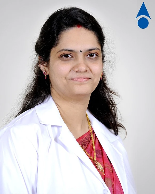 கண் மருத்துவர் S. பிரீத்தி