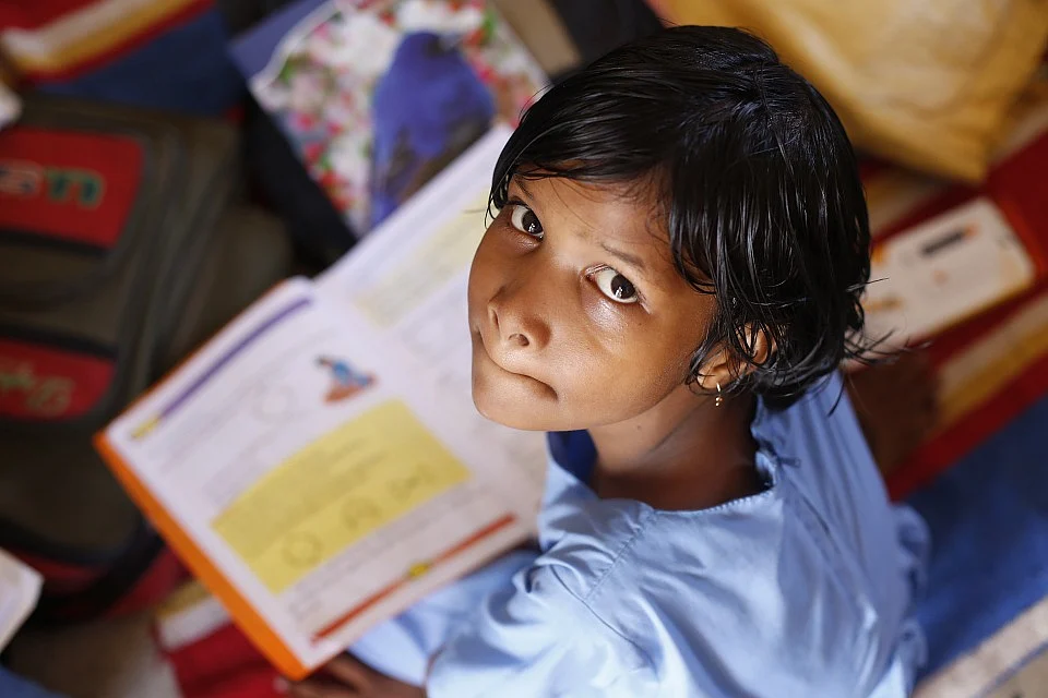 girl reading