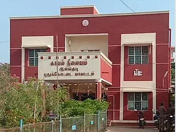 `காய்கறி விற்கும் வாகன ஓட்டிகளிடம் கட்டாய வசூல்?’ - சர்ச்சையில் சிக்கிய புதுக்கோட்டை போலீஸார்