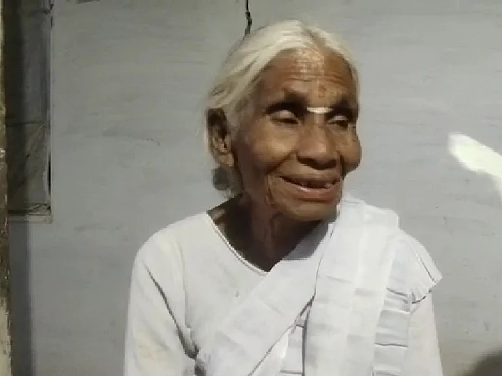 `உடம்பப் பார்த்துக்கோங்க' - 1 ரூபாய் இட்லி கமலாத்தாள் பாட்டியிடம் நலம் விசாரித்த ஸ்டாலின்