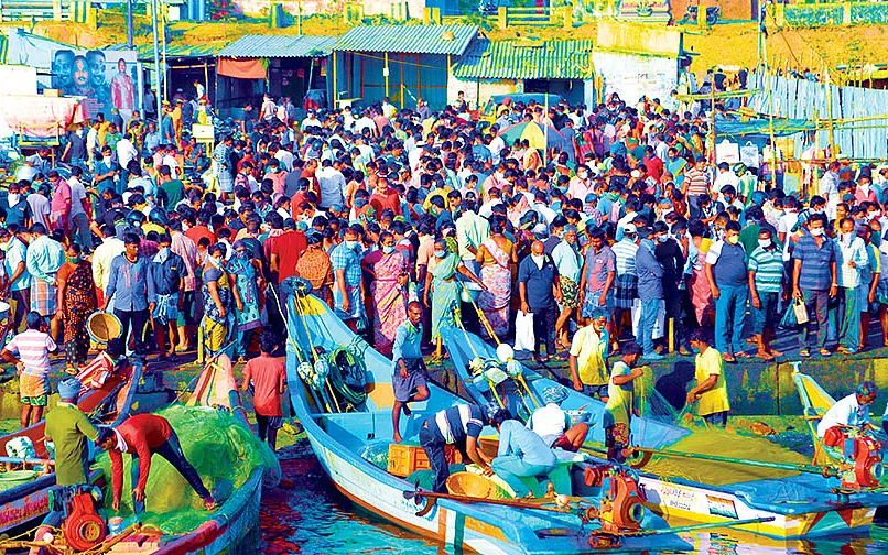 கொரோனா கொடூரம்... யார் காரணம்?