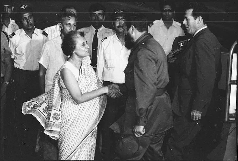 இந்திரா காந்தியுடன் ஃபிடல்