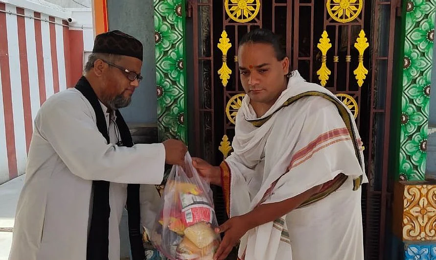 உதவும் இஸ்லாமியர்