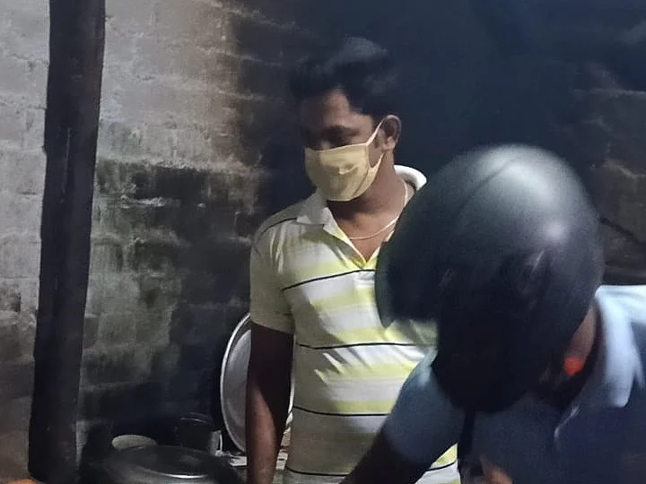 `பாலில் கொட்டப்பட்ட சட்னி; துண்டிக்கப்பட்ட கேஸ் ஸ்டவ்' - கடைக்காரர்களிடம் அத்துமீறிய குமரி போலீஸ்?