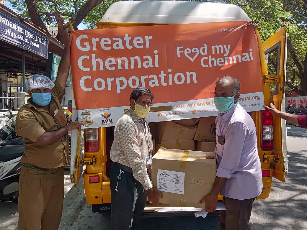 `ஊரடங்கில் 5 லட்சம் உணவுப் பொட்டலங்கள்!’ - மாநகராட்சியோடு கைகோத்த `ஃபீட் மை சென்னை’ தன்னார்வ அமைப்பு