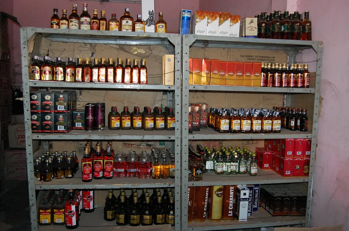 மதுக்கடை (கோப்புப் படம்)