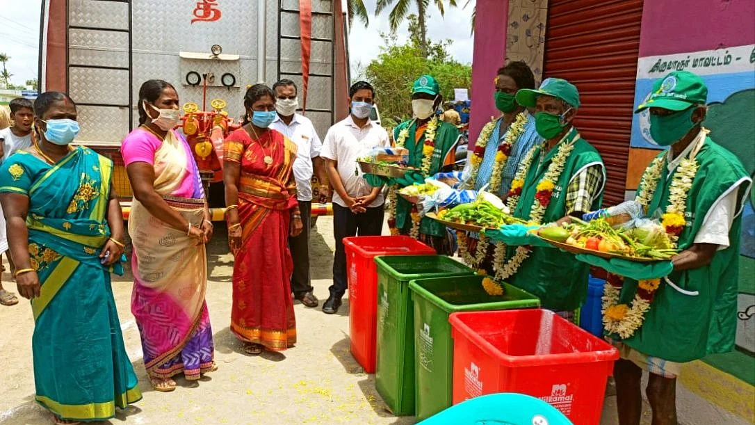 தூய்மைப் பணியாளர்கள்