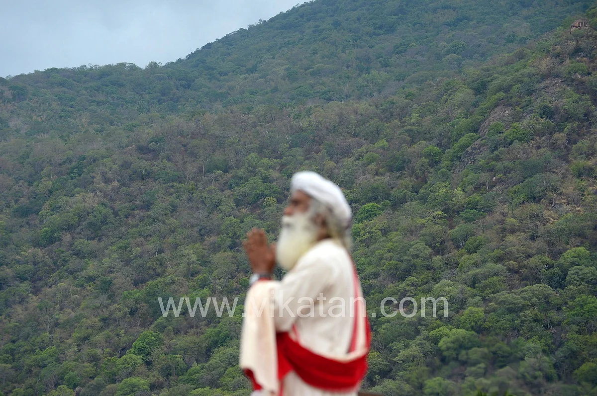 ஈஷா ஜக்கி வாசுதேவ்