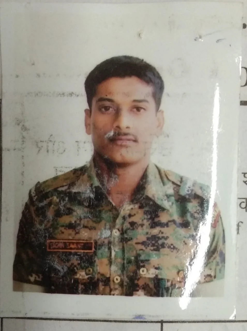 சிஆர்பிஎஃப் வீரரை சங்கிலியால் கட்டிவைத்த கர்நாடக போலீஸ் - லாக்டெளன் சர்ச்சைகள்