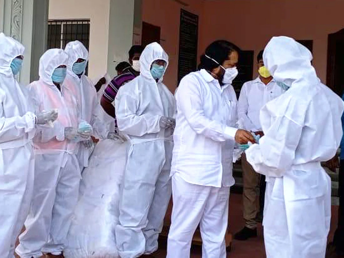 `அரசியலுக்கு அப்பாற்பட்டு இதைச் செய்கிறேன்’ - நெகிழும் திருவண்ணாமலை நகராட்சி முன்னாள் தலைவர்