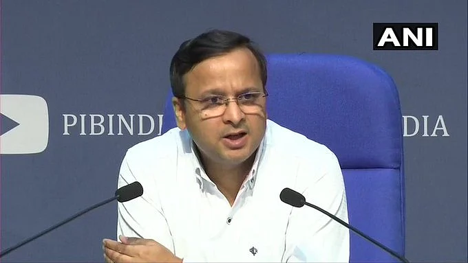 சுகாதாரத்துறை இணைச் செயலாளர் லாவ் அகர்வால்