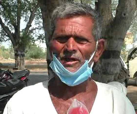 நடைபயணம் மேற்க்கொள்ளும் வடமாநிலத்தவர்