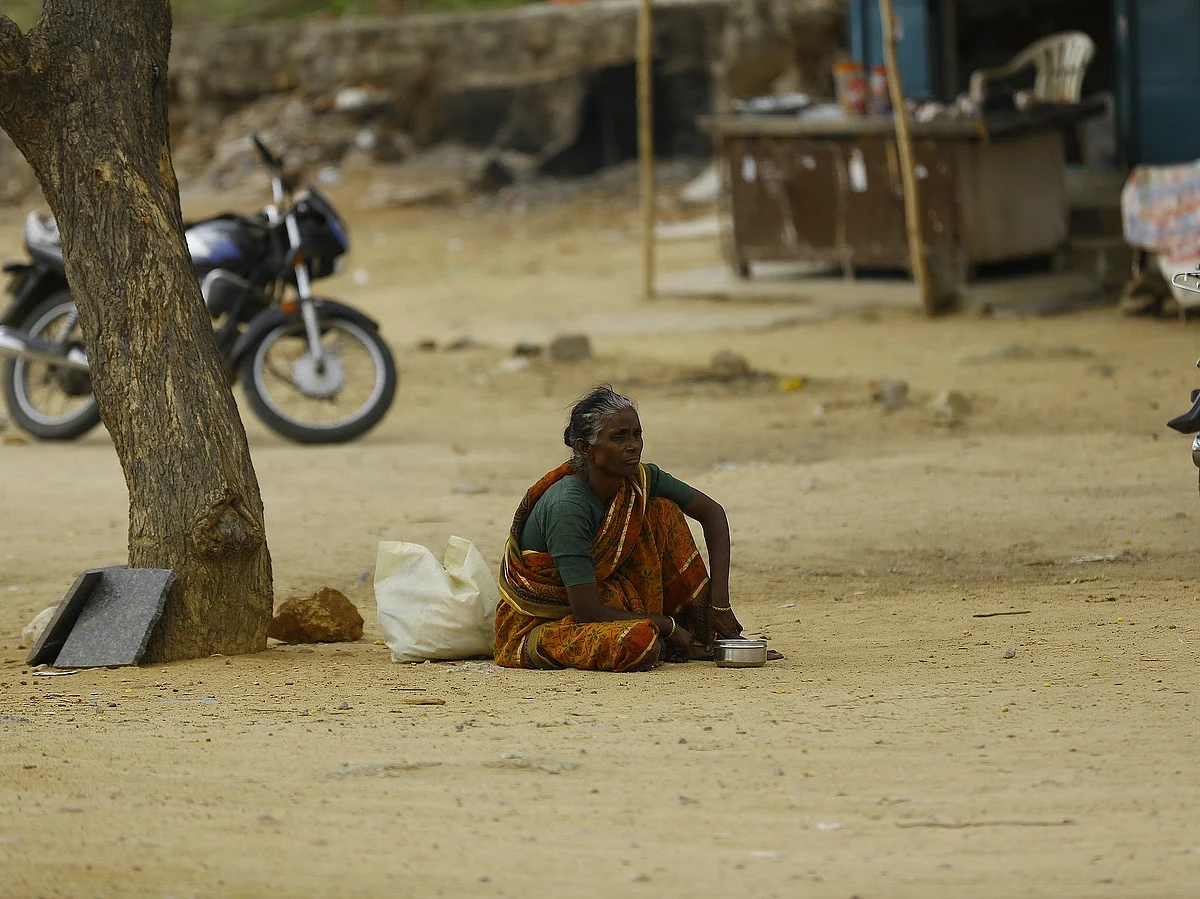 பார்வதி பாட்டியின் அந்தச் சிரிப்பு! - மருத்துவரின் நெகிழ்ச்சிப் பகிர்வு #MyVikatan
