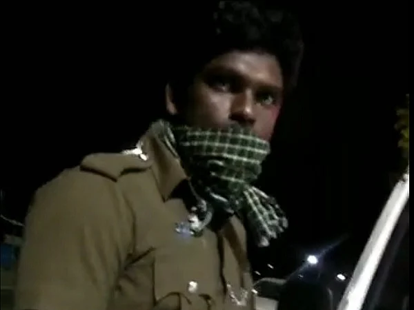 நிவாரணப் பணிக்குச் சென்ற லாரி; வெளியான `லஞ்ச’ வீடியோ! -நெல்லை ஆயுதப்படை காவலர் சஸ்பெண்ட்