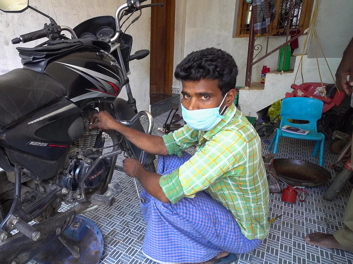`மக்களுக்காக உழைப்பவர்களுக்கு நான் செய்யும் சேவை இது!' - கவனம் ஈர்த்த மதுரை மெக்கானிக் சேகர்