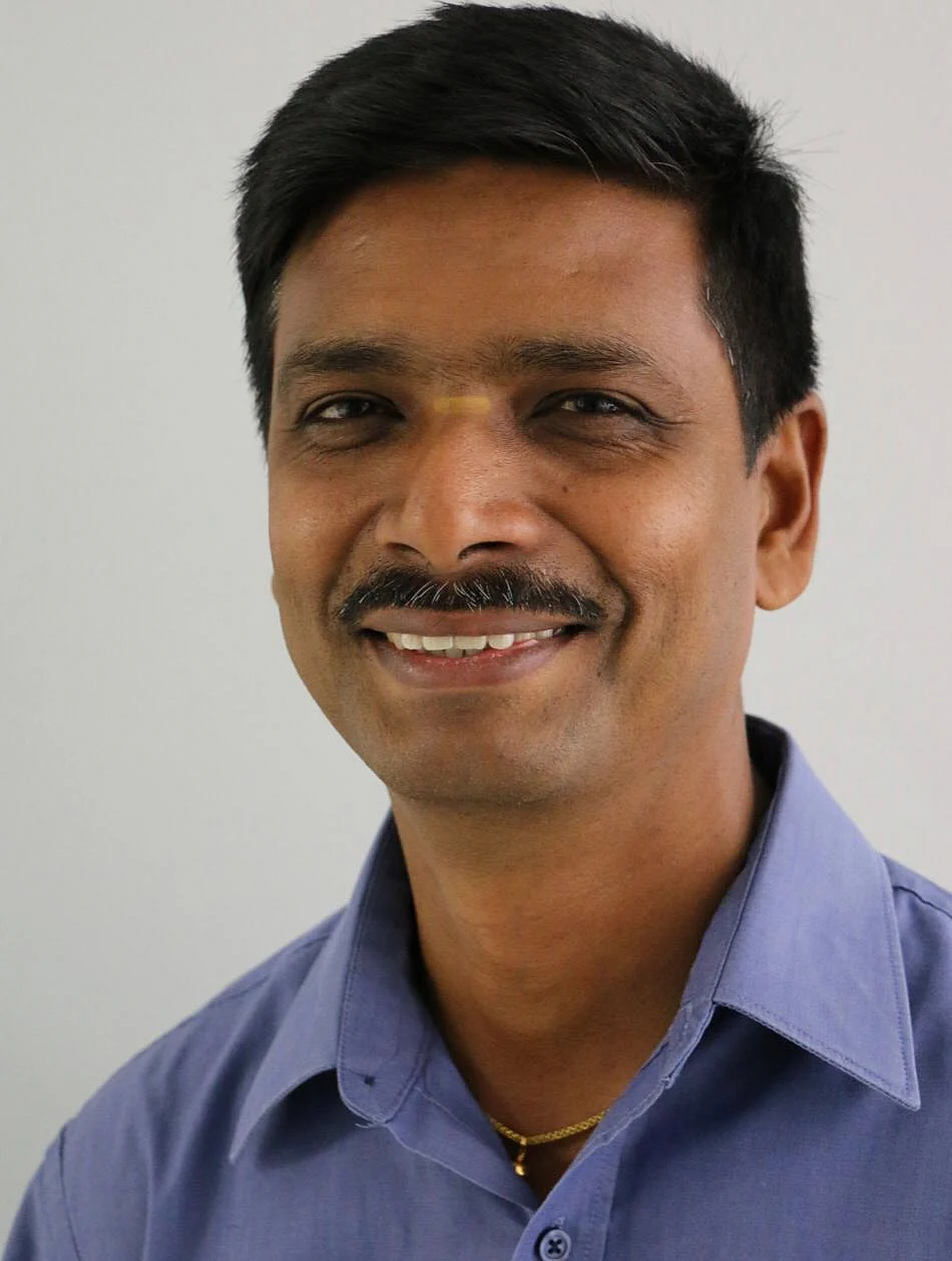 பேராசிரியர் சதீஷ்குமார்