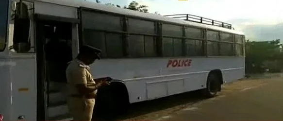 சுழற்சி முறையில் போலீஸார்
