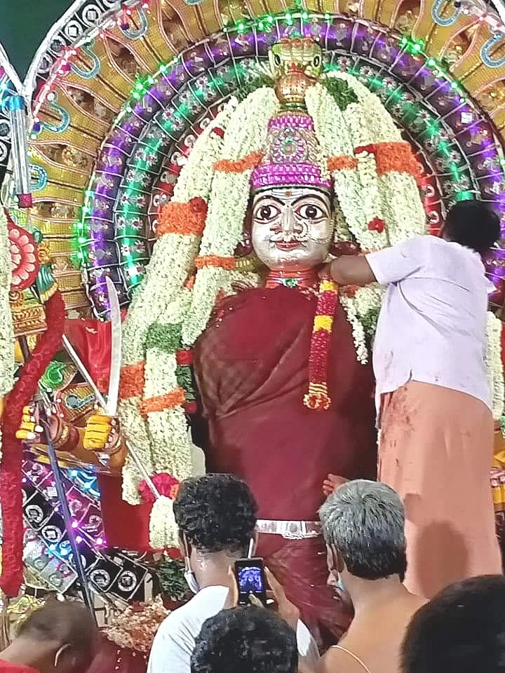 இன்று அதிகாலை எளிமையாக நடைபெற்ற திருவிழா
