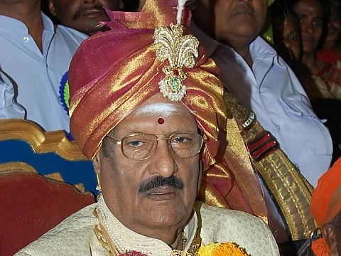`நாட்டின் கடைசி ராஜா முருகதாஸ் தீர்த்தபதி!’ - காலமான சிங்கம்பட்டி ஜமீனுக்கு மக்கள் அஞ்சலி