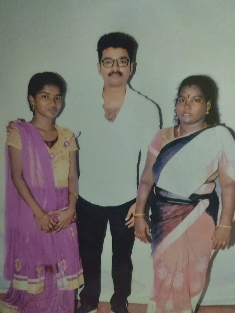 விஜய் மக்கள் இயக்கத்தின் மத்திய சென்னை மகளிர் அணித் தலைவி தேவி