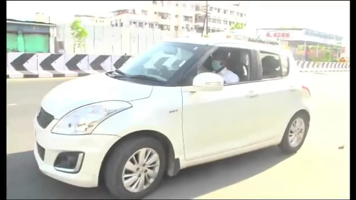 காரில் கிளம்பிய கலியமூர்த்தி